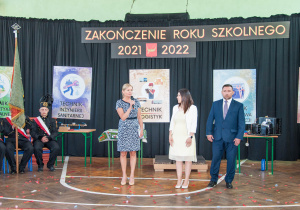 Zakończenie roku 202122 na sali gimnastycznej