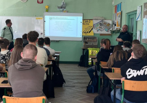 Uczniowie podczas szkolenia
