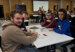 Uczniowie podczas rozgrywki finałowej