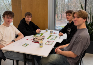 Uczniowie podczas rozgrywki finałowej