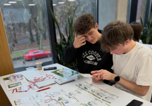 Uczniowie podczas rozgrywki finałowej