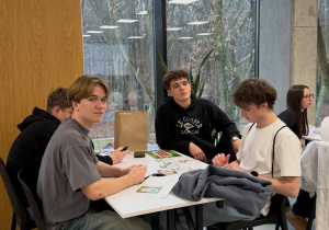 Uczniowie podczas rozgrywki finałowej