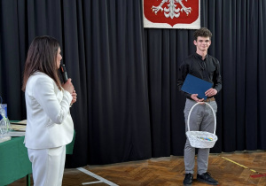 Klasy czwarte żegnają starszych kolegów